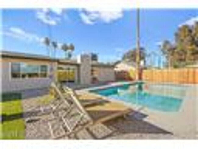 Building Photo - 1707 S 8th St