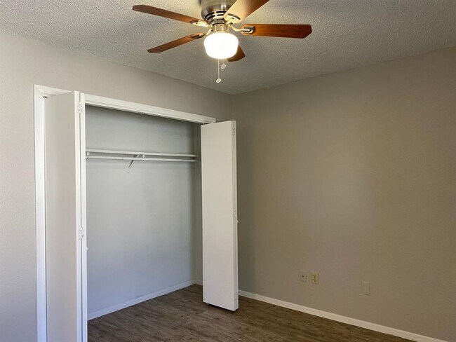 Building Photo - 510 Willowbend Cove