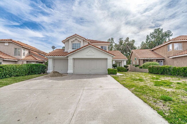 Building Photo - Charming Castaic Home Available 4/7/26