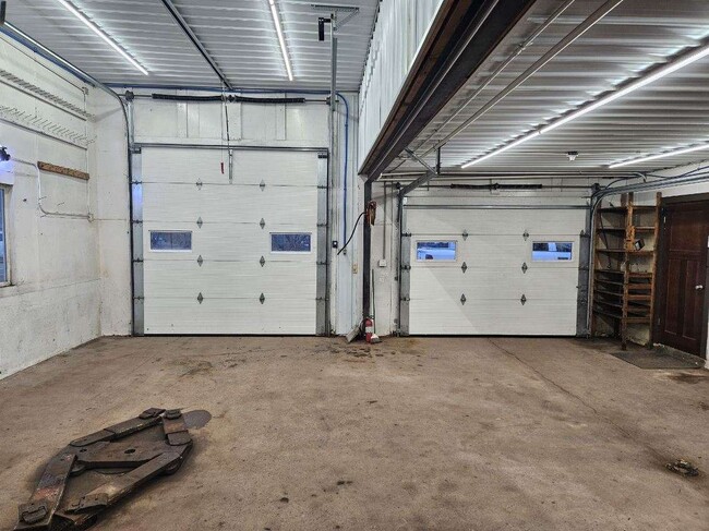 Primary Photo - 509 E Lead St