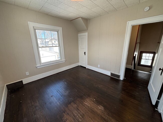 Building Photo - 1410 Wilson Ave