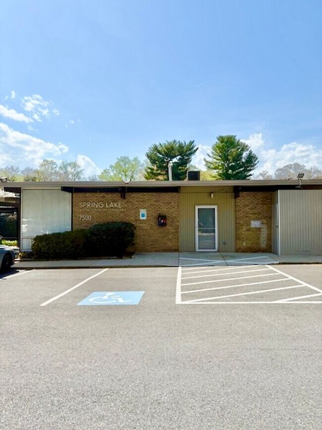 Building Photo - Remodeled 2 BR 1BA in Bethesda. Private front patio. Most utilities included.