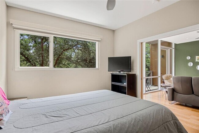 Building Photo - 1600 Barton Springs Rd