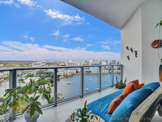 Building Photo - 17301 Biscayne Blvd