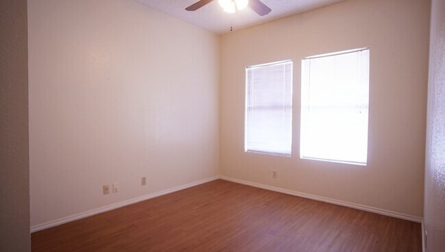 Building Photo - 2/2 Condo in Central Austin