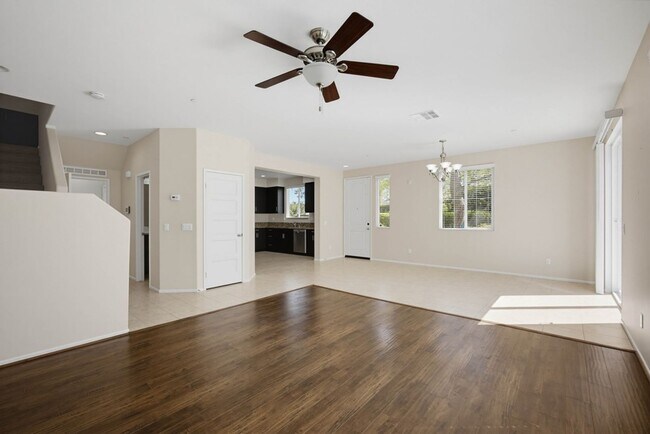 Building Photo - 42910 Avenida Amistad