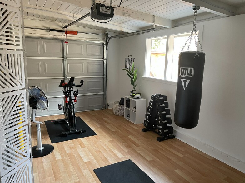 Building Photo - 12920 SW Faircrest St