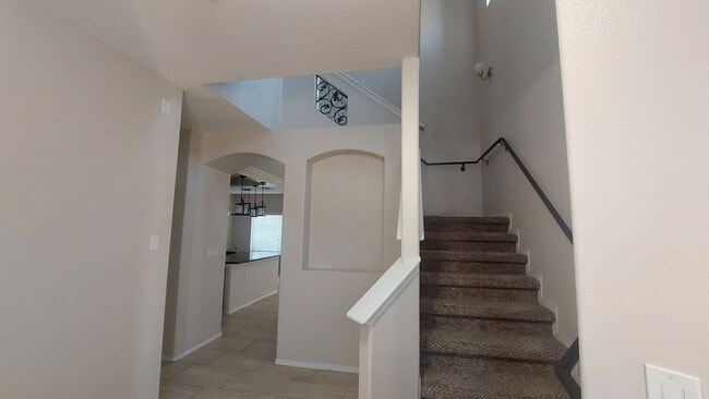 Building Photo - Backyard Oasis!!!  Beautiful 4 bedroom 2.5 bathroom 2 story home on corner lot!