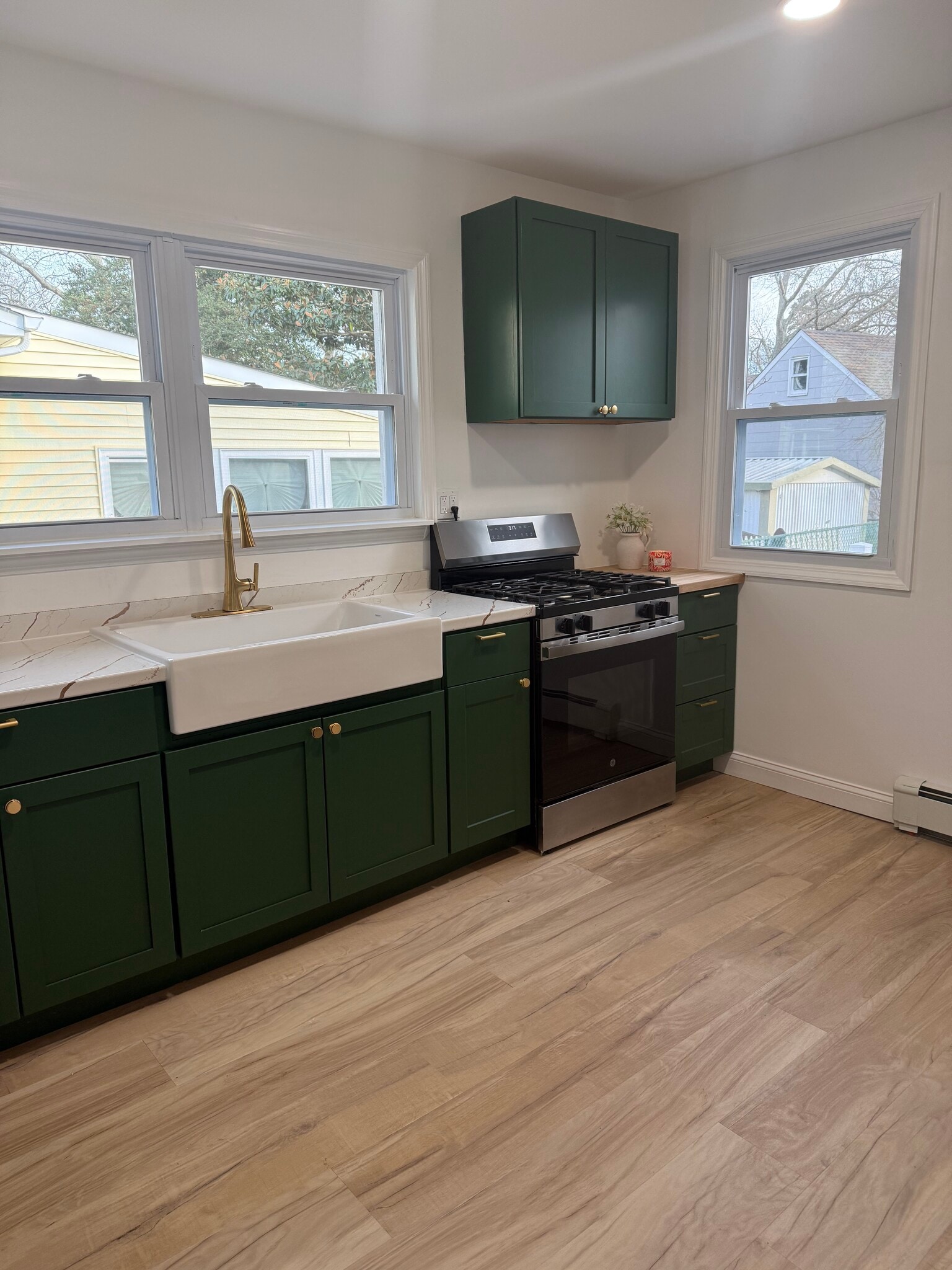 Kitchen - 410 E Point Pleasant Ave