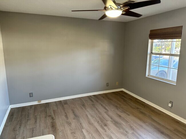 Building Photo - 6415 Bayard Park Dr