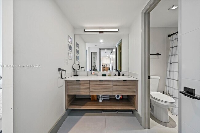 Building Photo - 11111 Biscayne Blvd