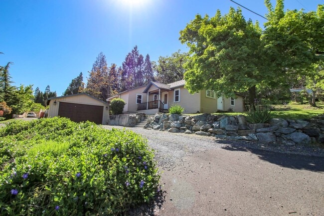 Building Photo - Hillside Cottage! Charming home with a view, 3-bd, 1-ba, fireplace, garage