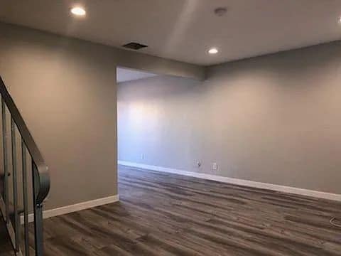 Building Photo - "Charming Burbank 2-Bed, 2-Bath Oasis on North Hollywood Way!"