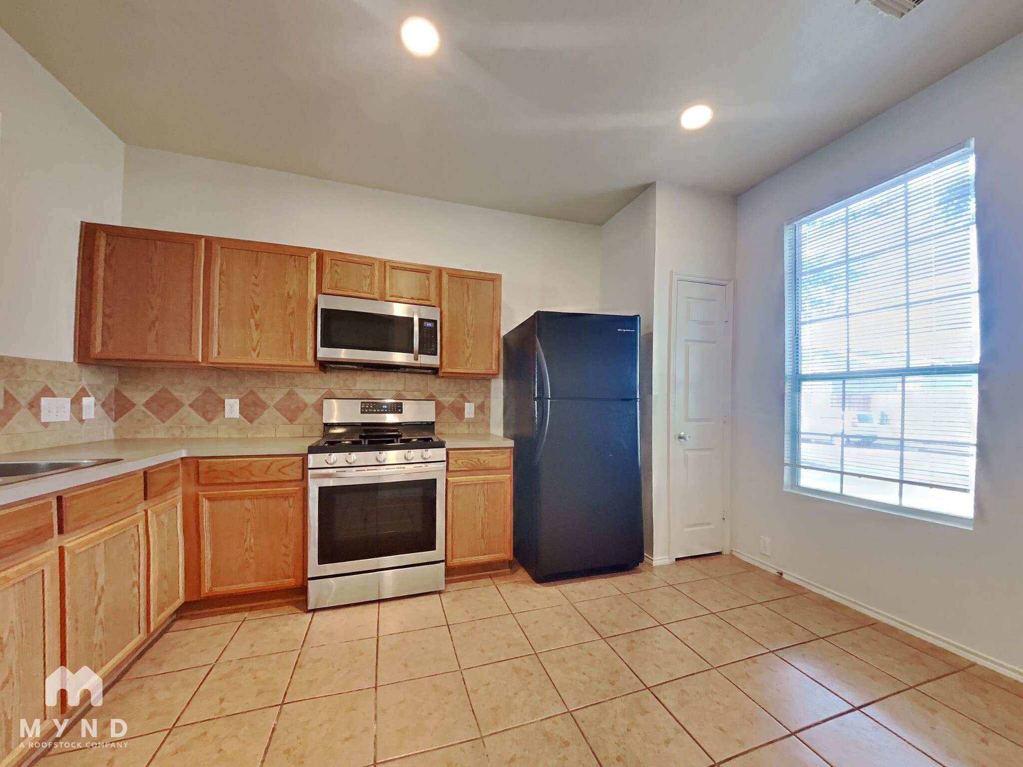 Building Photo - 16859 Mammoth Springs Dr