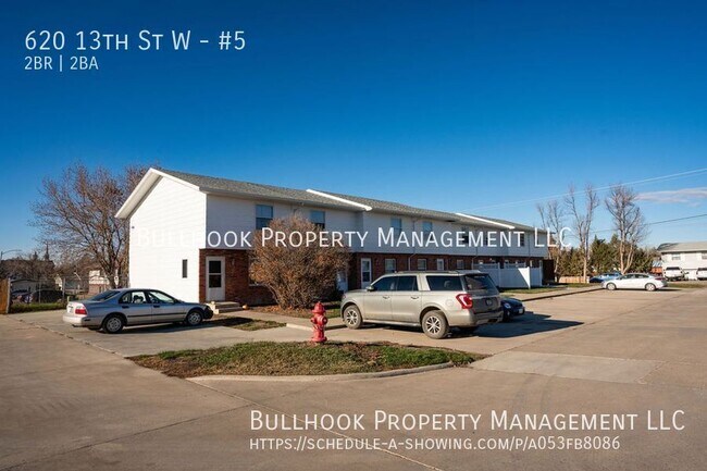 Building Photo - 620 13th St W