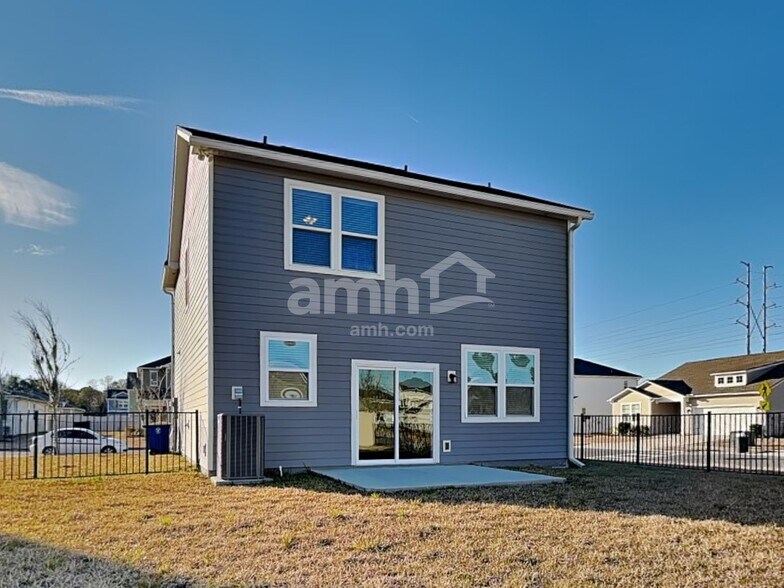 Building Photo - 5945 Hampton Creek Rd