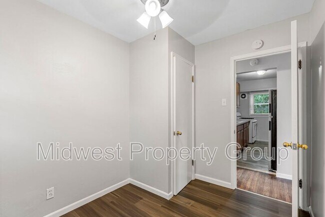 Building Photo - 306 Banff Cir