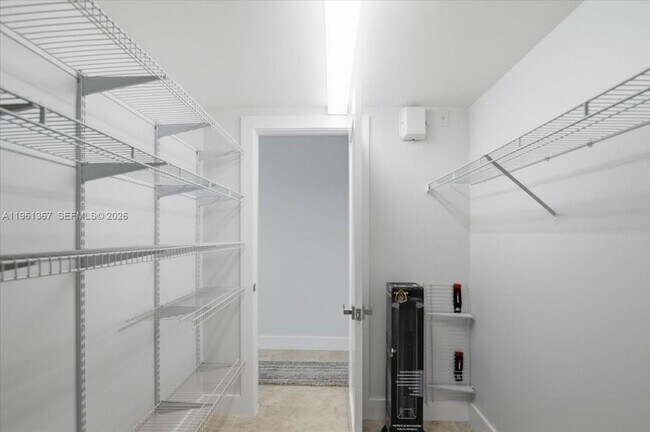 Building Photo - 1400 SW 124th Terrace