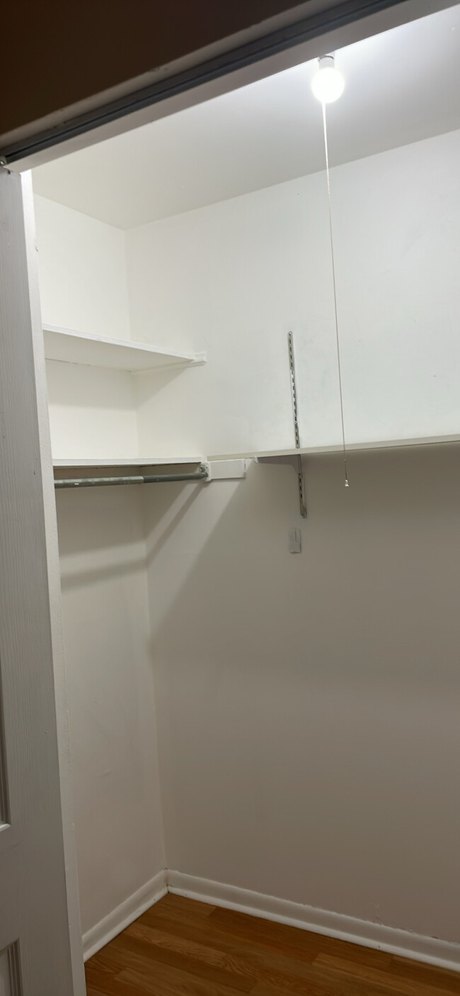 large walk in closet - 5920 N Kenmore Ave