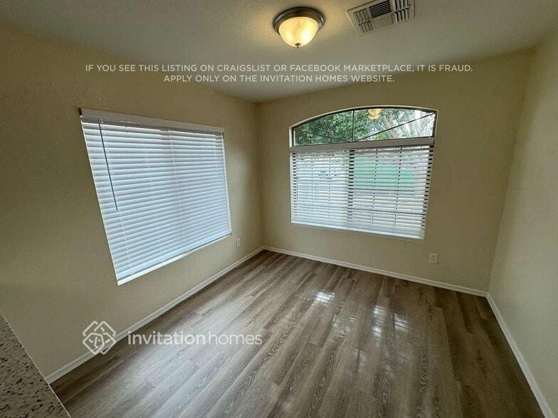 Building Photo - 13054 W Via Camille