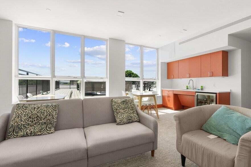 VITA Residential Lounge - 3531 Washington St