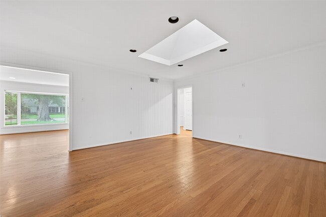 Building Photo - 5643 Piping Rock Ln