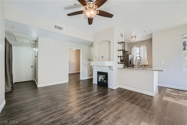 Building Photo - 9050 W Warm Springs Rd