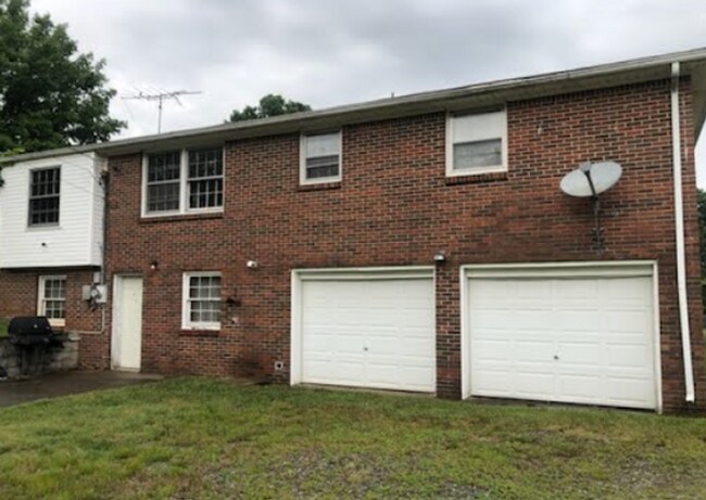 Building Photo - 408 Melinda Dr