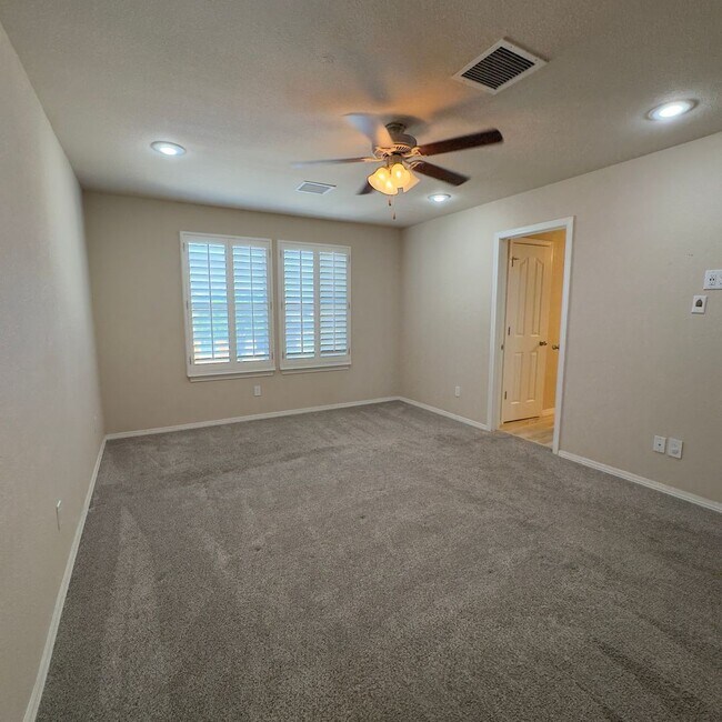 Building Photo - 4 Bedrooms, 3 Baths, a Pool, and Solar Panels!