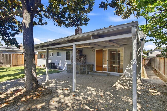 Building Photo - 6814 Westmoor Way