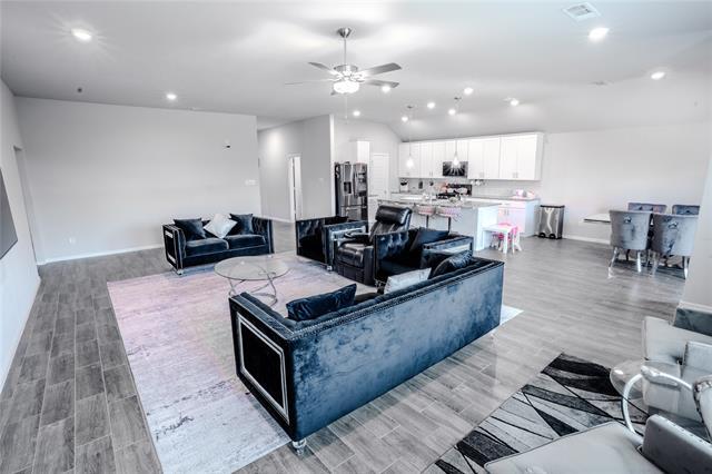 Building Photo - 404 Eaton Dr