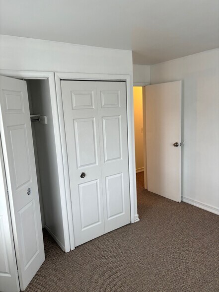 Building Photo - 121 W William St