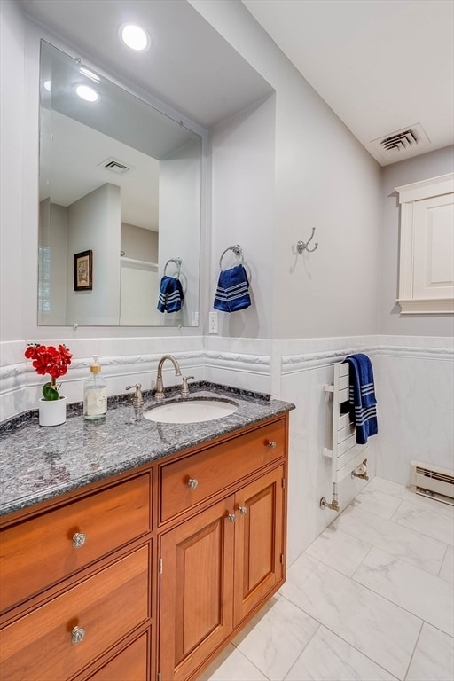 Building Photo - 3 W Hollow