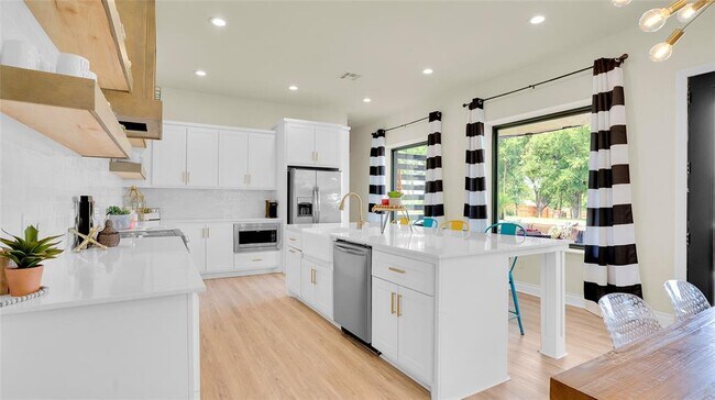 Building Photo - 7542 Big Buck Ln