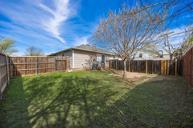 Building Photo - 303 Kings Way Dr