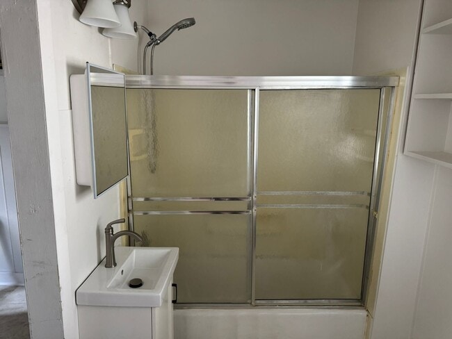 Building Photo - nre1001