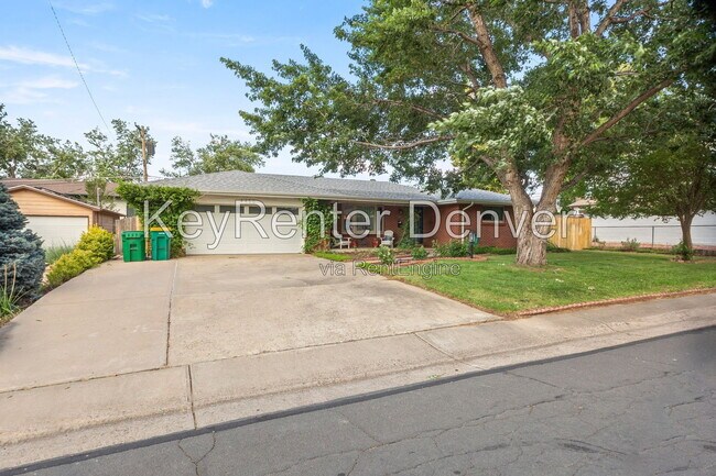 Building Photo - 4450 Yarrow St