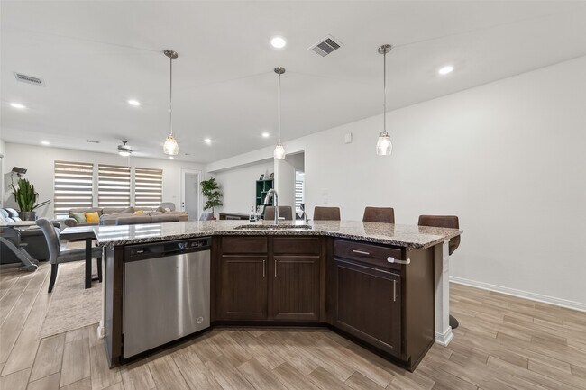 Building Photo - 5724 Texas Sage Dr