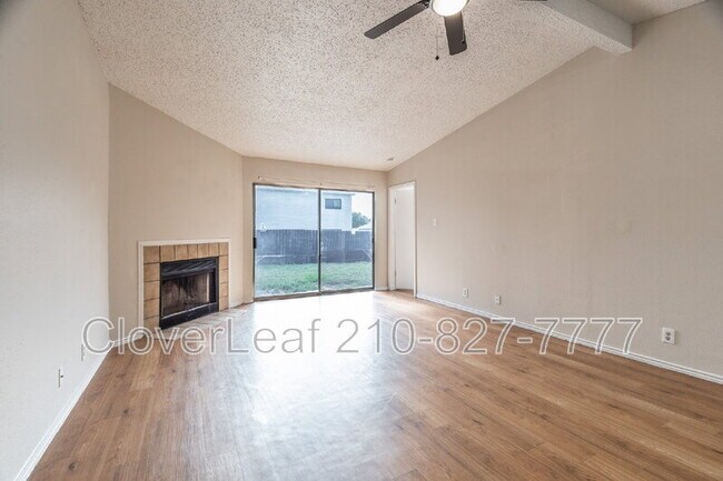 Building Photo - 5528 Lochmoor