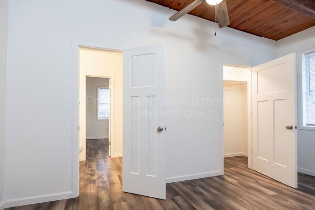 Building Photo - 619 N Glendale St