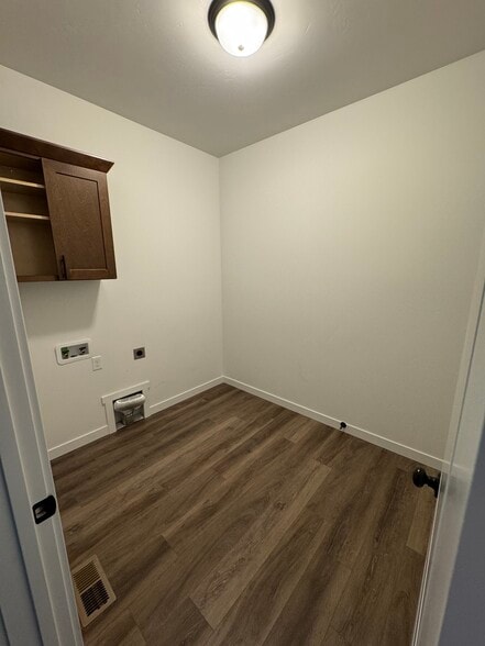 Laundry room - 1264 Terra Ave