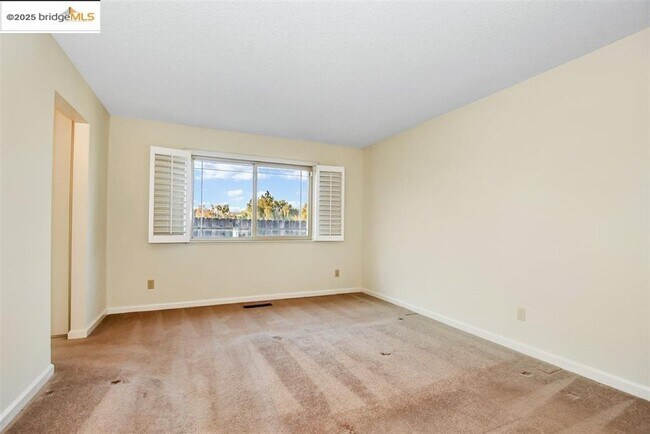 Building Photo - 817 Basalt Way