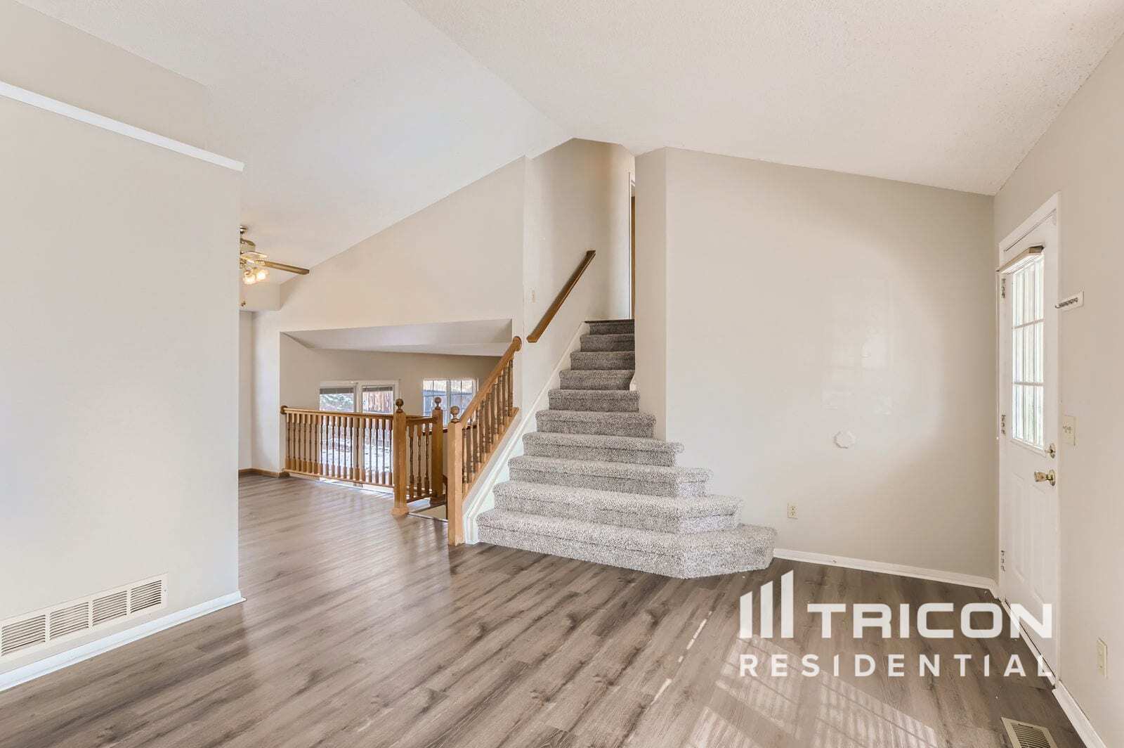 Building Photo - 525 Entrada Dr