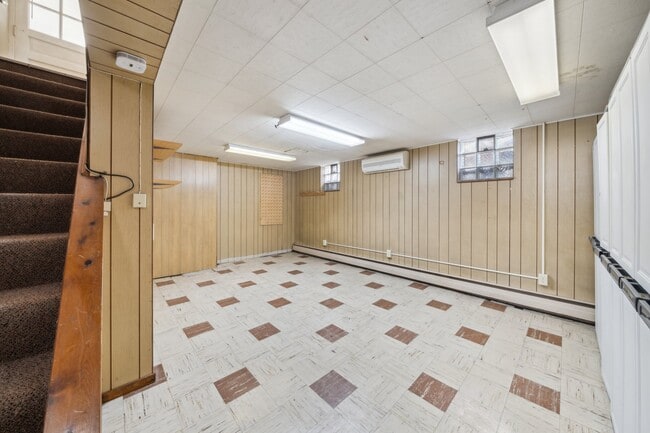 Building Photo - 3212 Orchard St