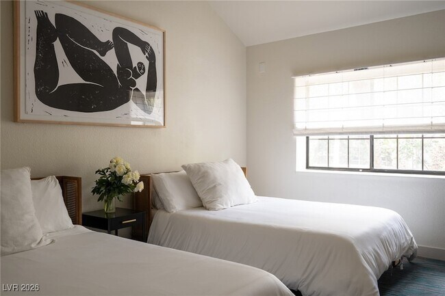 Building Photo - 2940 Rosanna St