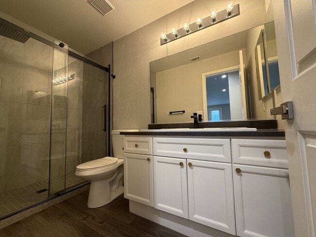 Building Photo - BEAUTIFUL 5BD/3BA TWO-STORY HOME W/ POOL IN HENDERSON. 3 CAR GARAGE!