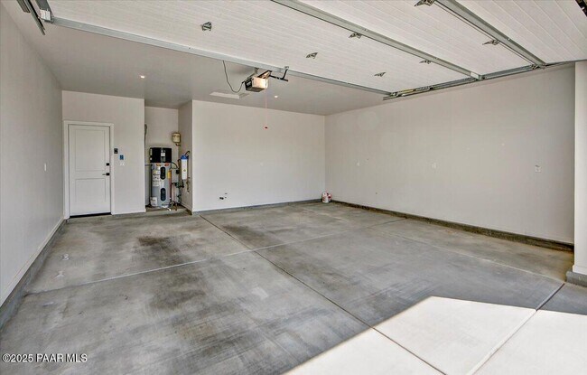 Building Photo - 5744 E Killen Loop