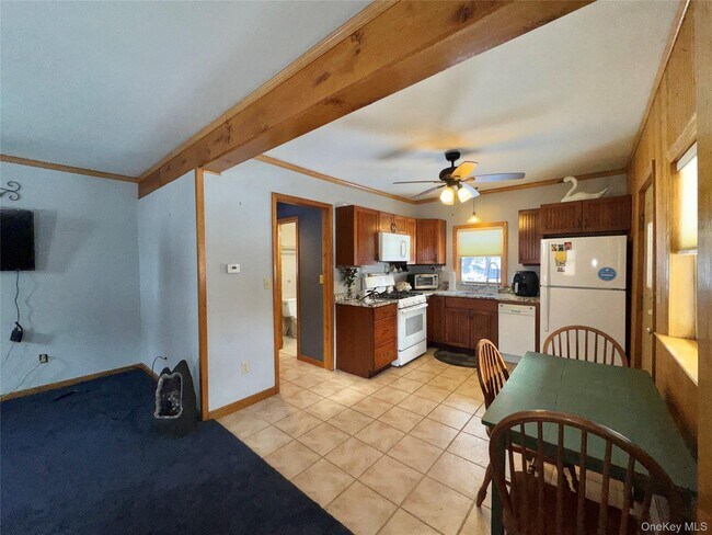 Building Photo - 19 Schultz Ln