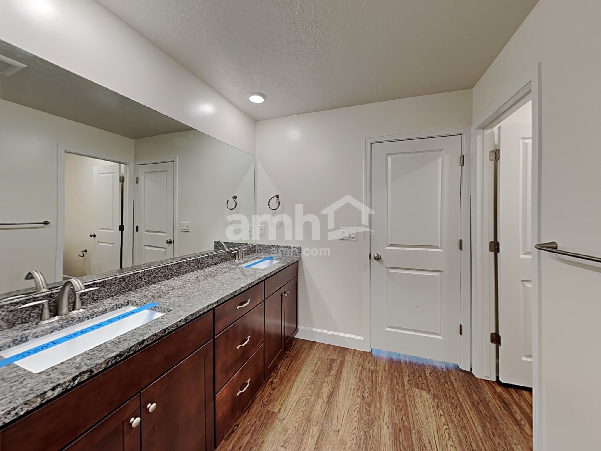 Building Photo - 4462 N Poplar St