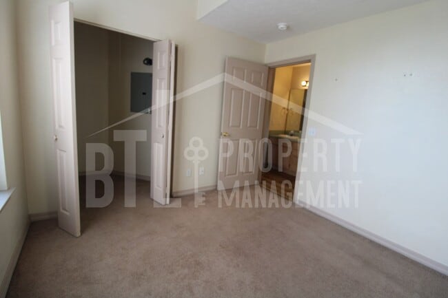 Building Photo - 540 Abby Ln